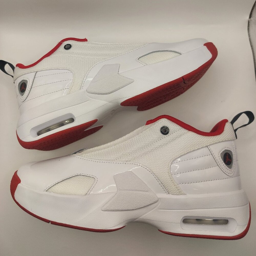 Jordan Max Aura 6 White Red Size 6.5 Brand New